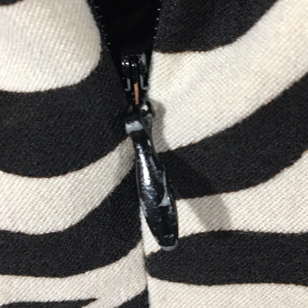 Positive Attitude Fitted Zebra Print Shell Top - Picture 7 of 7